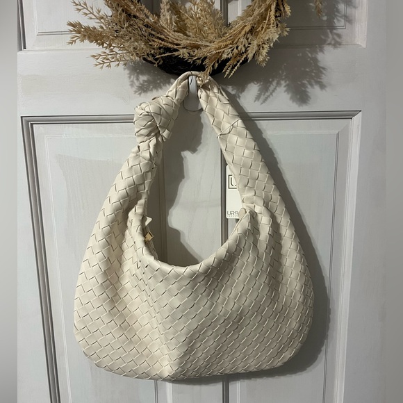 Beautiful sophisticated bag 💸💕 - Picture 2 of 6